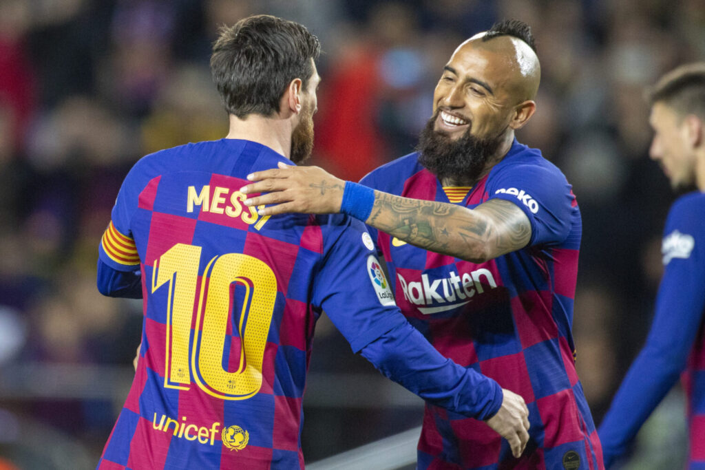Messi posts Vidal tribute