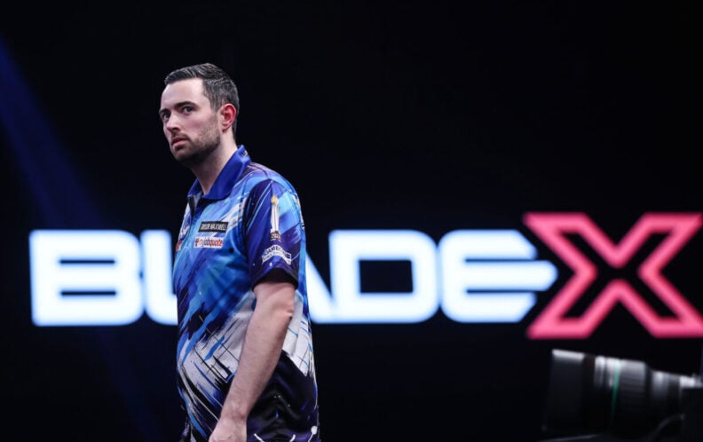 Luke Humphries playing darts