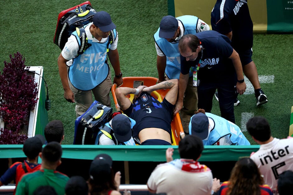 Manuel Ugarte stretchered off during Uruguay vs Spain in FIFA World Cup 2026