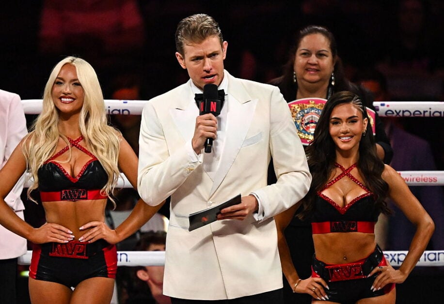 Big Mo ring announcing Katie Taylor vs Amanda Serrano 3